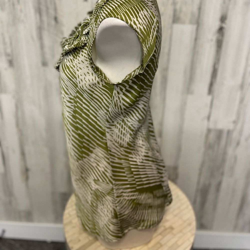 Green blouse  - Picture 3 of 7